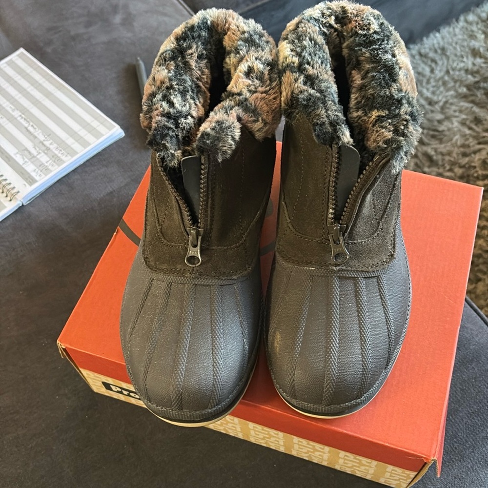 Ladies’ Propet Snow/Winter Boots.